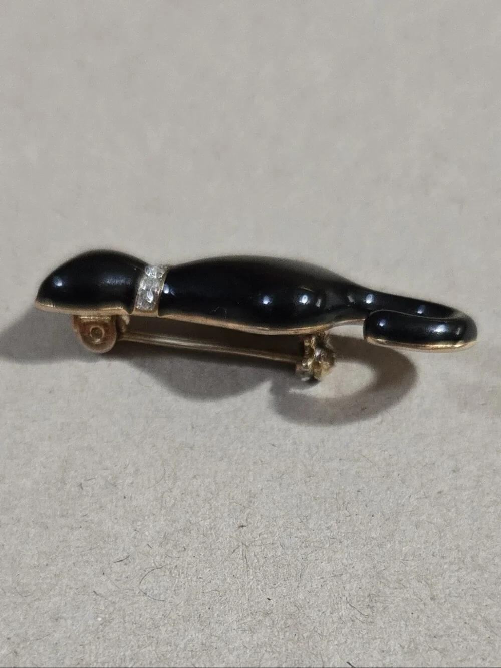 Carolee Black Enamel Cat 1-1/2” Cat Brooch Pin Scarf Clip CS450